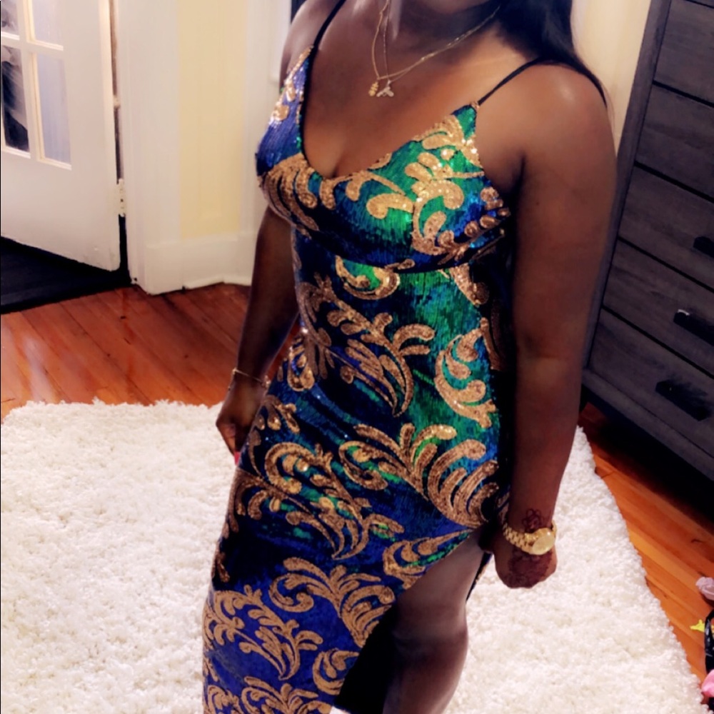 Dress - Picture 6 of 7